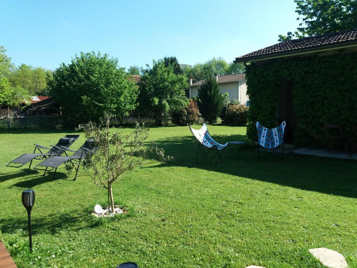 Les Eygletieres Bed & Breakfast Bourriot-Bergonce Exterior photo