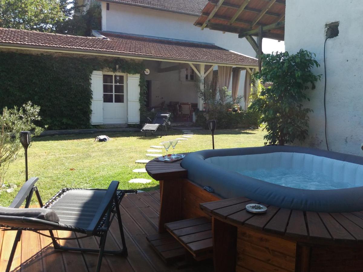 Les Eygletieres Bed & Breakfast Bourriot-Bergonce Exterior photo