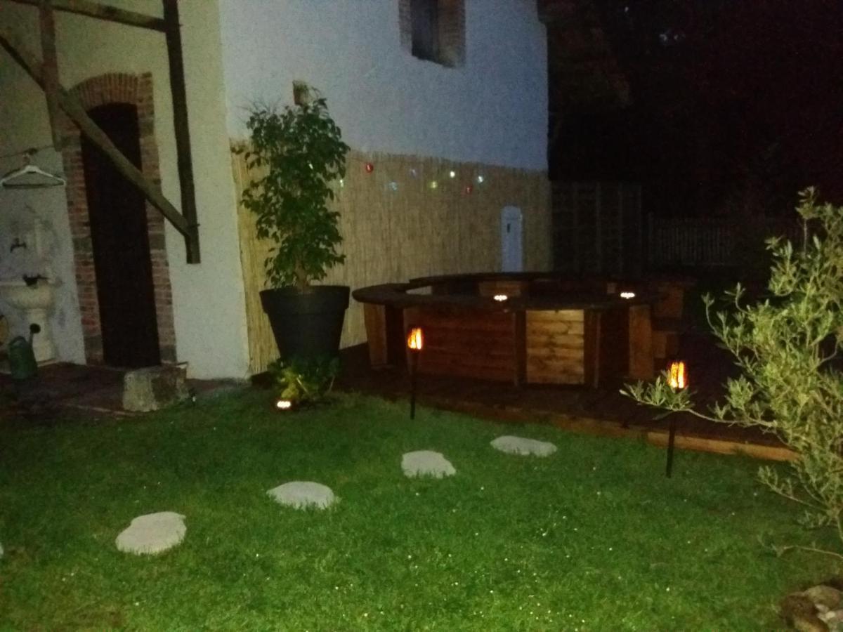 Les Eygletieres Bed & Breakfast Bourriot-Bergonce Exterior photo